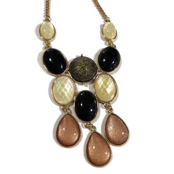 New York & Company Statement Bib Necklace - Picture 7 of 7